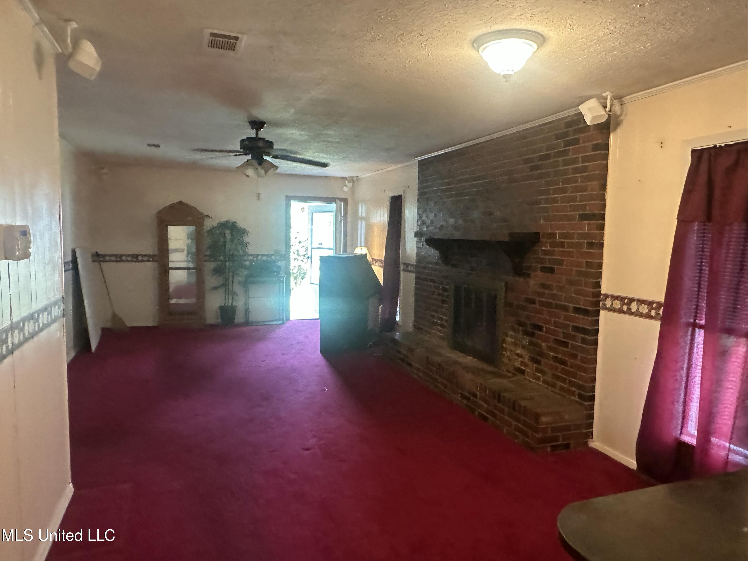 109 Center Street Crystal Springs, MS 39059 - Photo 3 of 16 IMG_3570 2