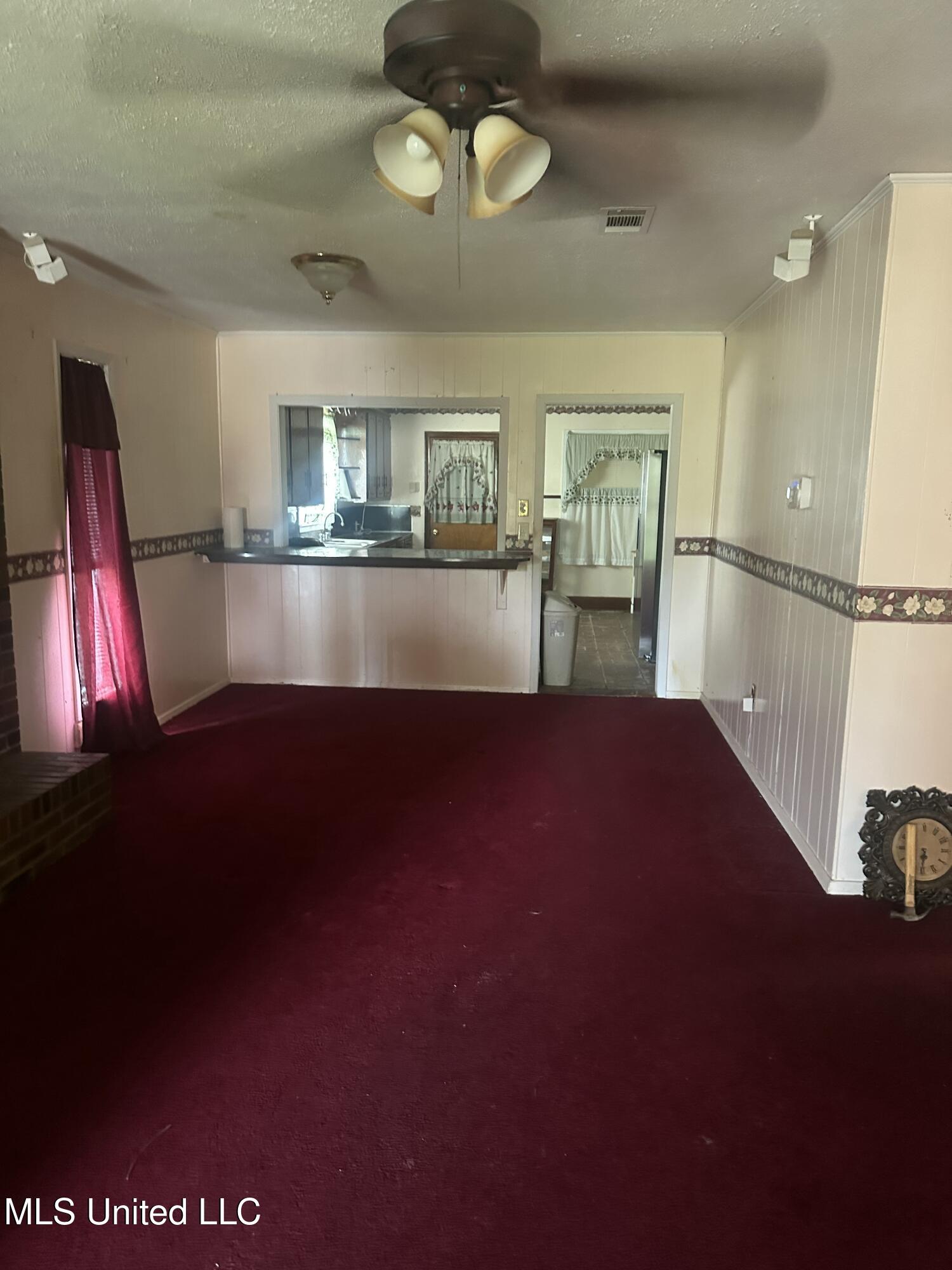 109 Center Street Crystal Springs, MS 39059 - Photo 4 of 16 IMG_3553