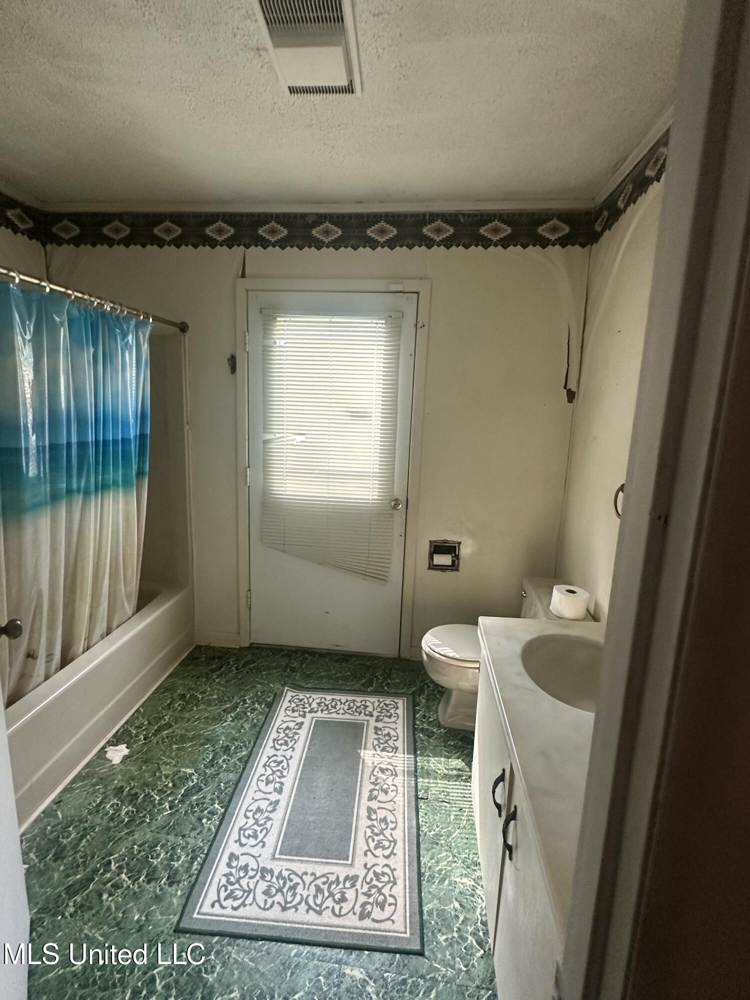 109 Center Street Crystal Springs, MS 39059 - Photo 7 of 16 IMG_3561 2