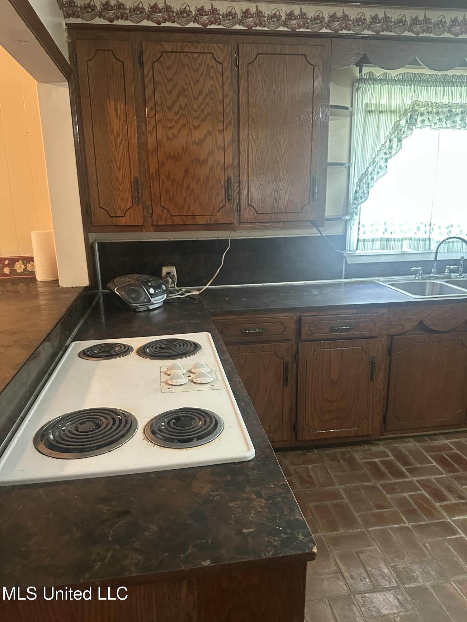 109 Center Street Crystal Springs, MS 39059 - Photo 9 of 16 IMG_3556