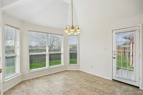 $2,300 | 1914 Lennox Lane, Arlington, TX 76018