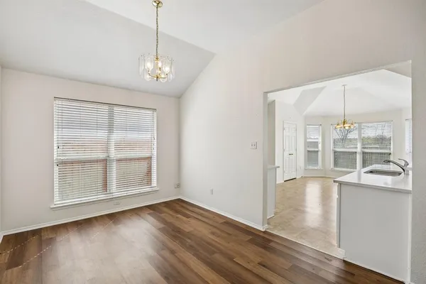 $2,300 | 1914 Lennox Lane, Arlington, TX 76018