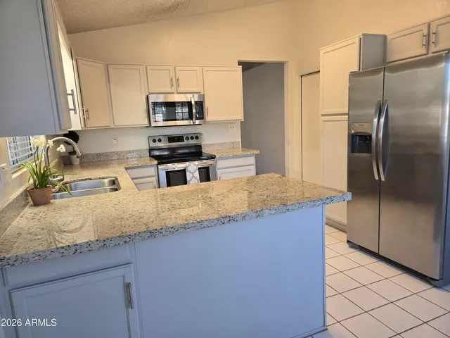 $2,200 | 3033 East Siesta Lane, Phoenix, AZ 85050