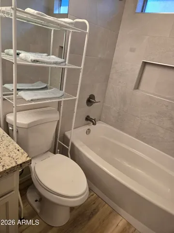 $2,200 | 3033 East Siesta Lane, Phoenix, AZ 85050