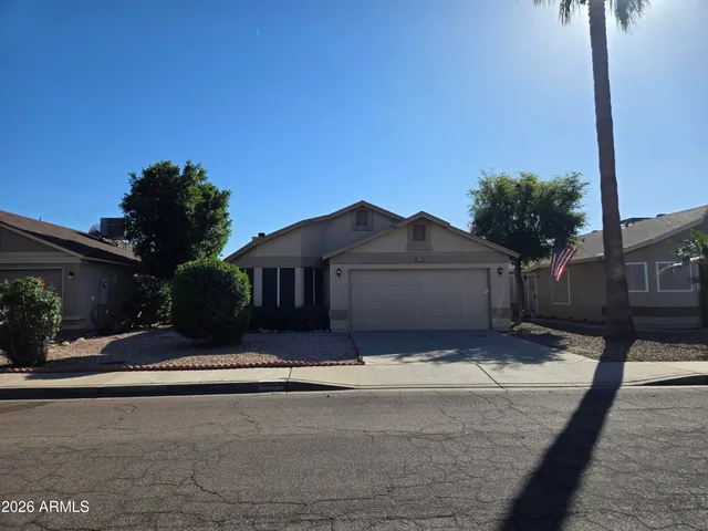$2,200 | 3033 East Siesta Lane, Phoenix, AZ 85050