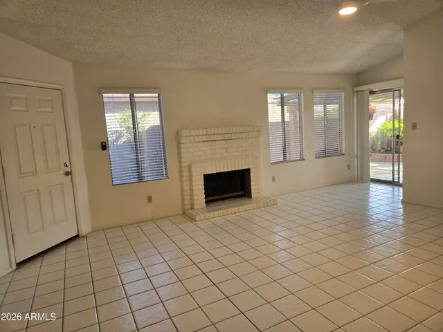$2,200 | 3033 East Siesta Lane, Phoenix, AZ 85050