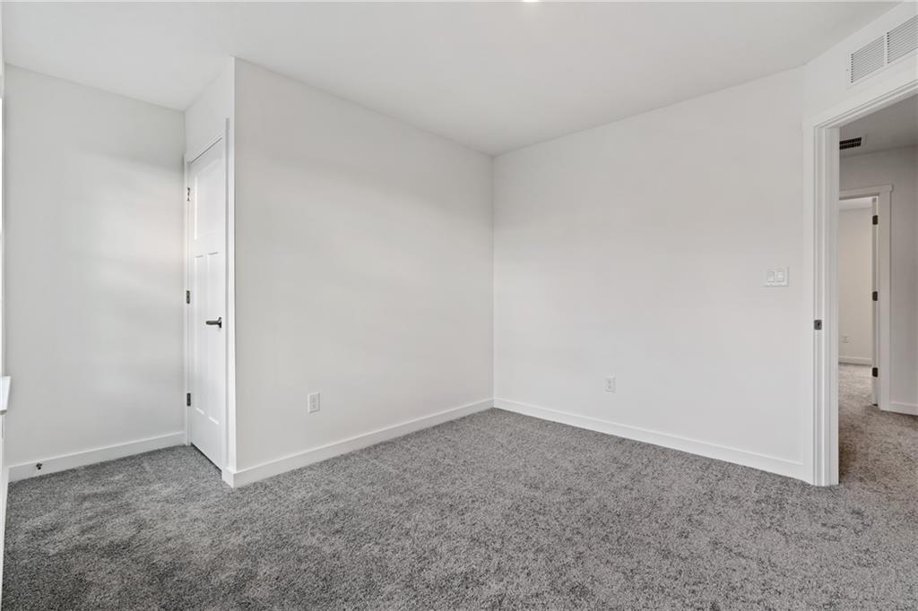 179 Lockheed Drive Coraopolis, PA 15108 - Photo 18 of 27