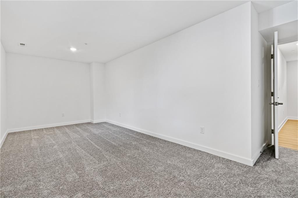 179 Lockheed Drive Coraopolis, PA 15108 - Photo 24 of 27