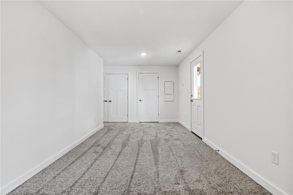 179 Lockheed Drive Coraopolis, PA 15108 - Photo 25 of 27