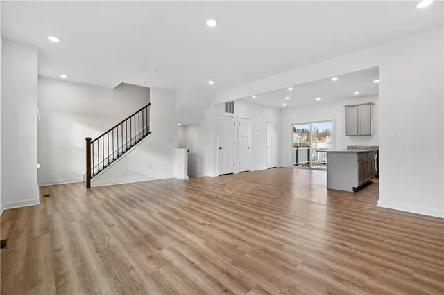 $3,000 | 179 Lockheed Drive, Coraopolis, PA 15108