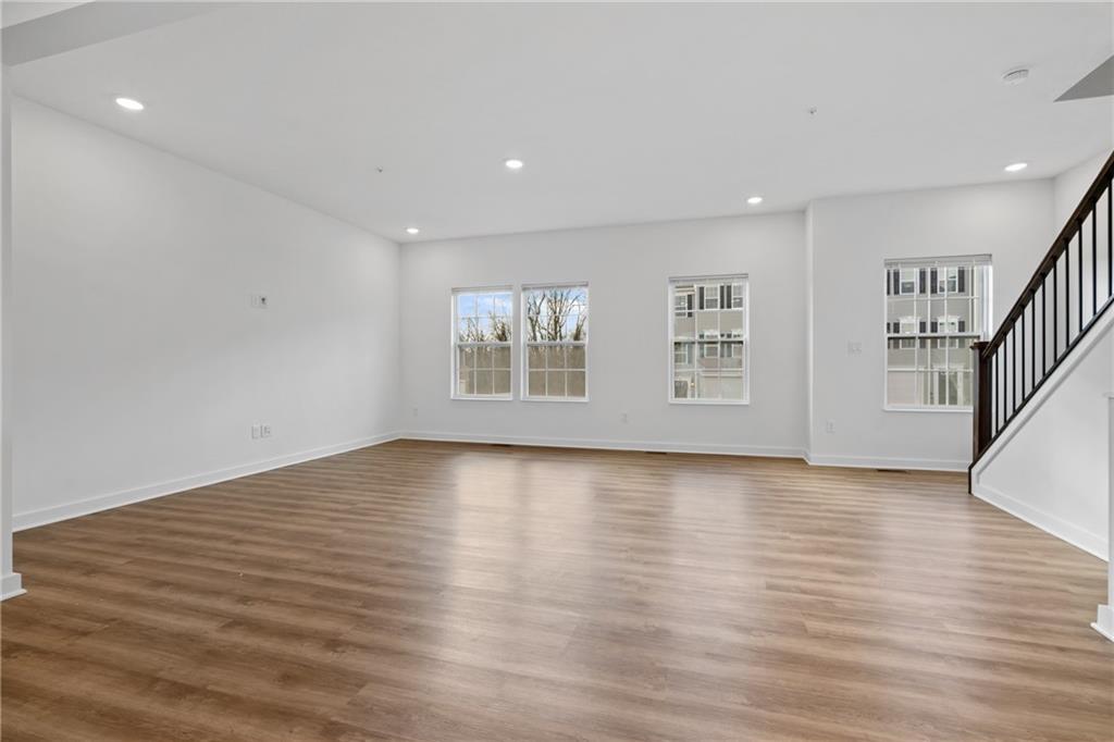 179 Lockheed Drive Coraopolis, PA 15108 - Photo 5 of 27