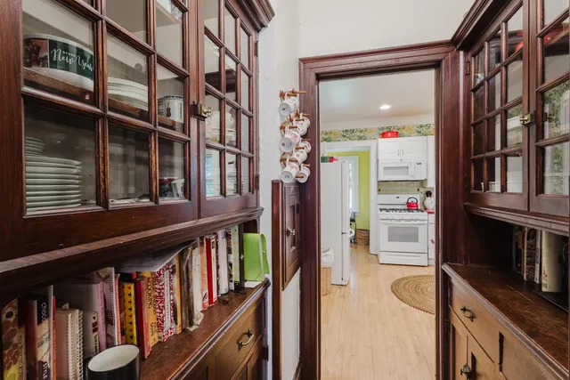 $699,000 | 2615 North Summit Avenue, Milwaukee, WI 53211