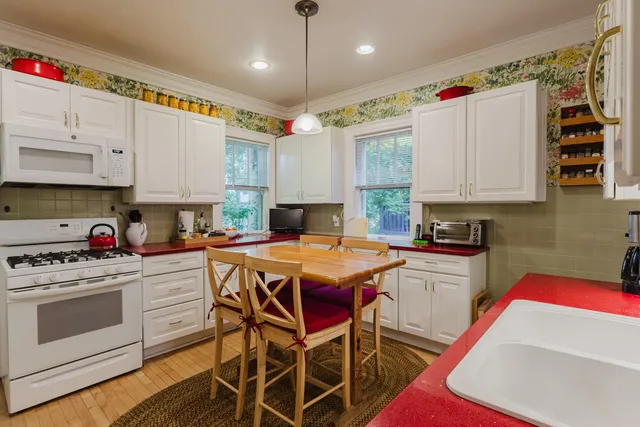 $699,000 | 2615 North Summit Avenue, Milwaukee, WI 53211