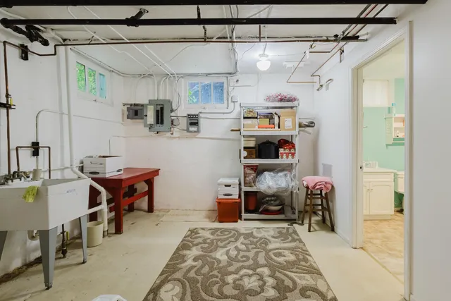 $699,000 | 2615 North Summit Avenue, Milwaukee, WI 53211