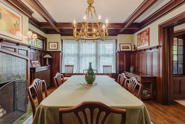 $699,000 | 2615 North Summit Avenue, Milwaukee, WI 53211