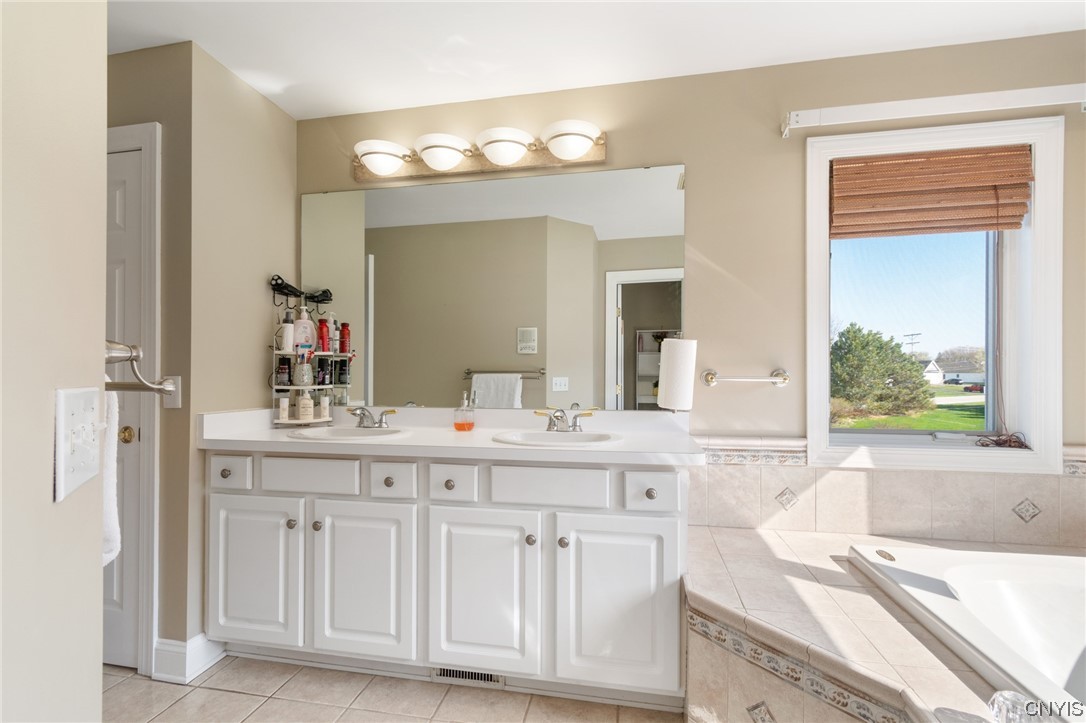 4 Hampstead Drive Penfield, NY 14580 - Photo 21 of 43