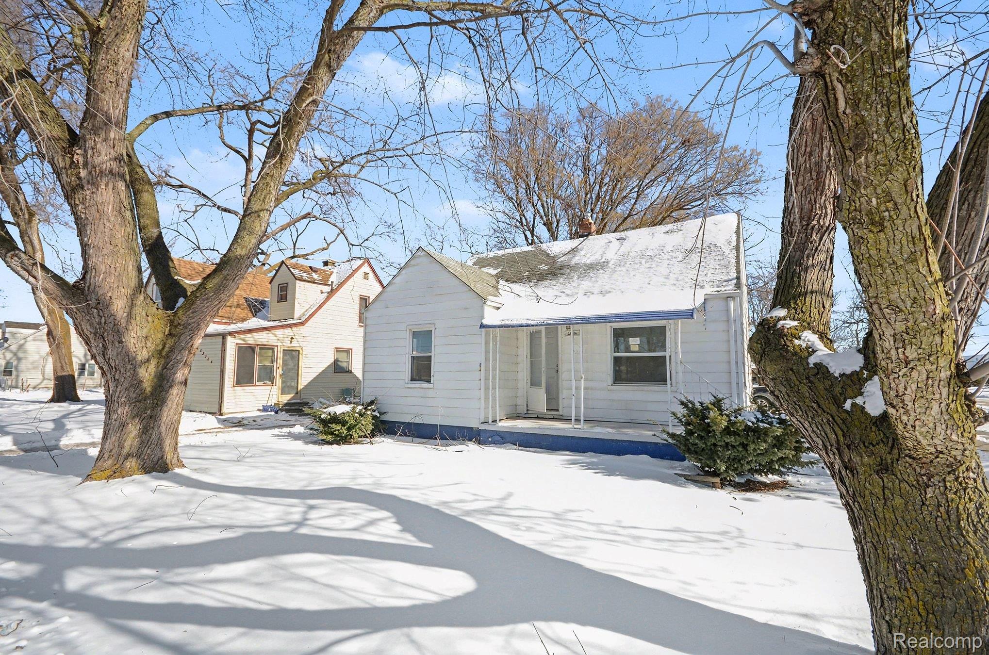 23346 Hoover Road Warren, MI 48089 - Photo 12 of 15 View of front of property