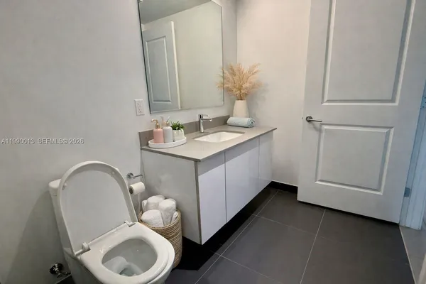 $3,600 | 1600 Northeast 1st Avenue, Unit 1210, Miami, FL 33132
