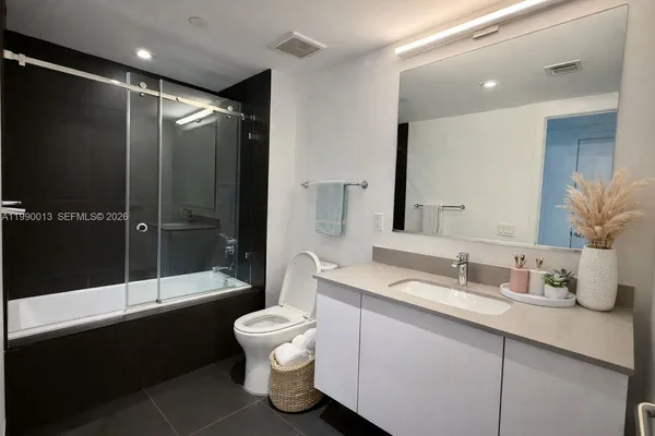 $3,600 | 1600 Northeast 1st Avenue, Unit 1210, Miami, FL 33132