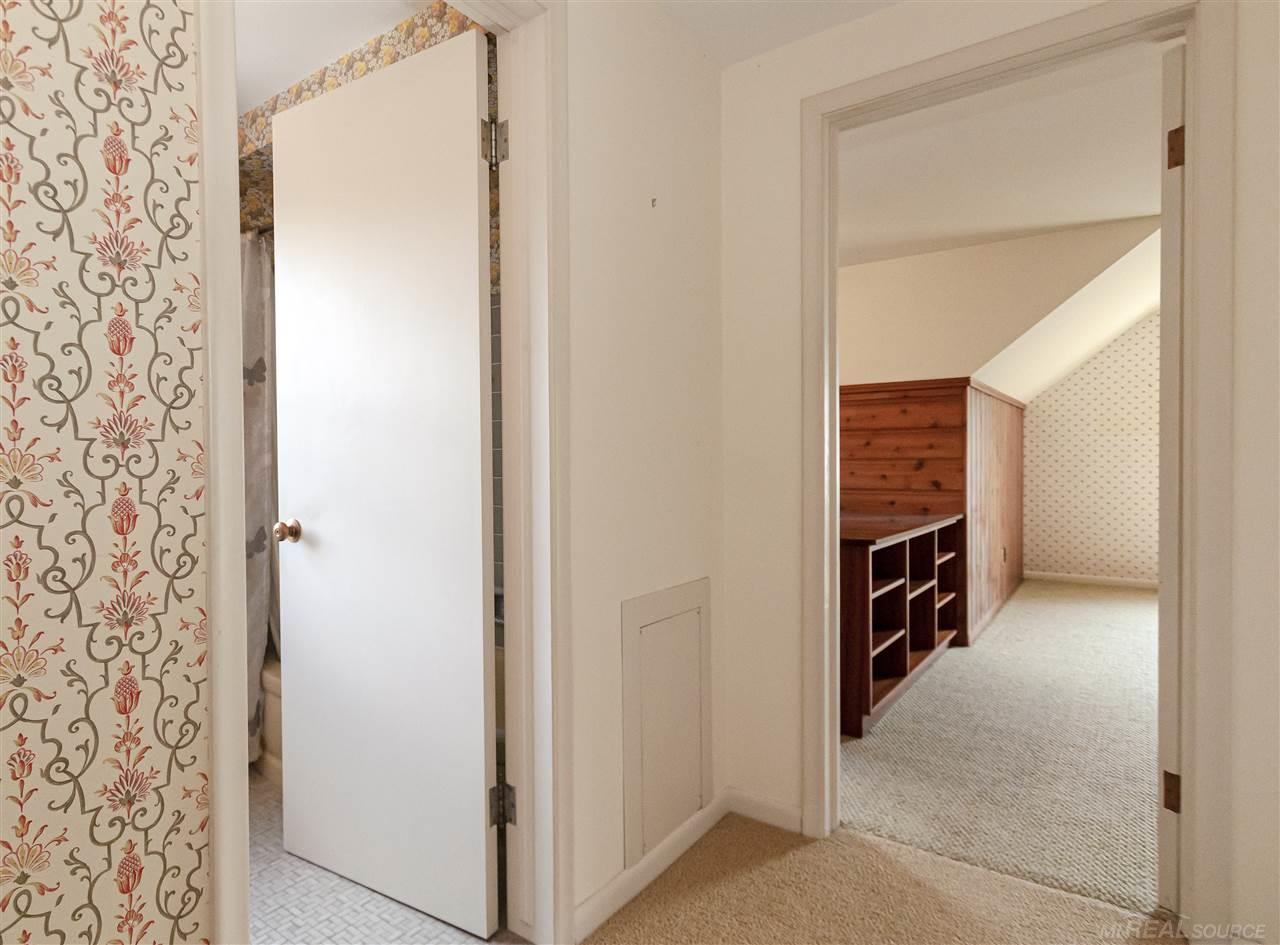 88 Roslyn Road Grosse Pointe, MI 48236 - Photo 26 of 43 50020761-25.JPG