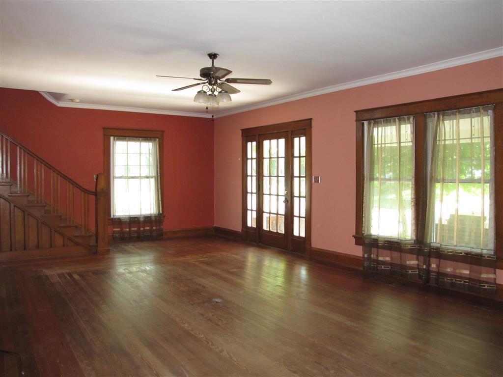 309 South Springfield Street St. Paris, OH 43072 - Photo 3 of 28
