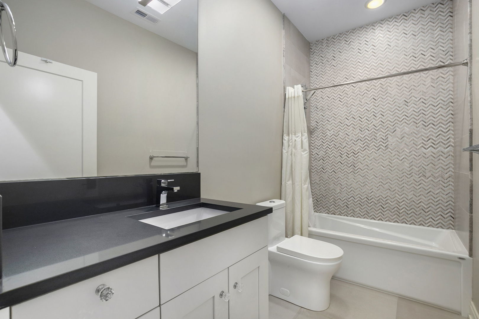 1648 West Fletcher Street Chicago, IL 60657 - Photo 43 of 50