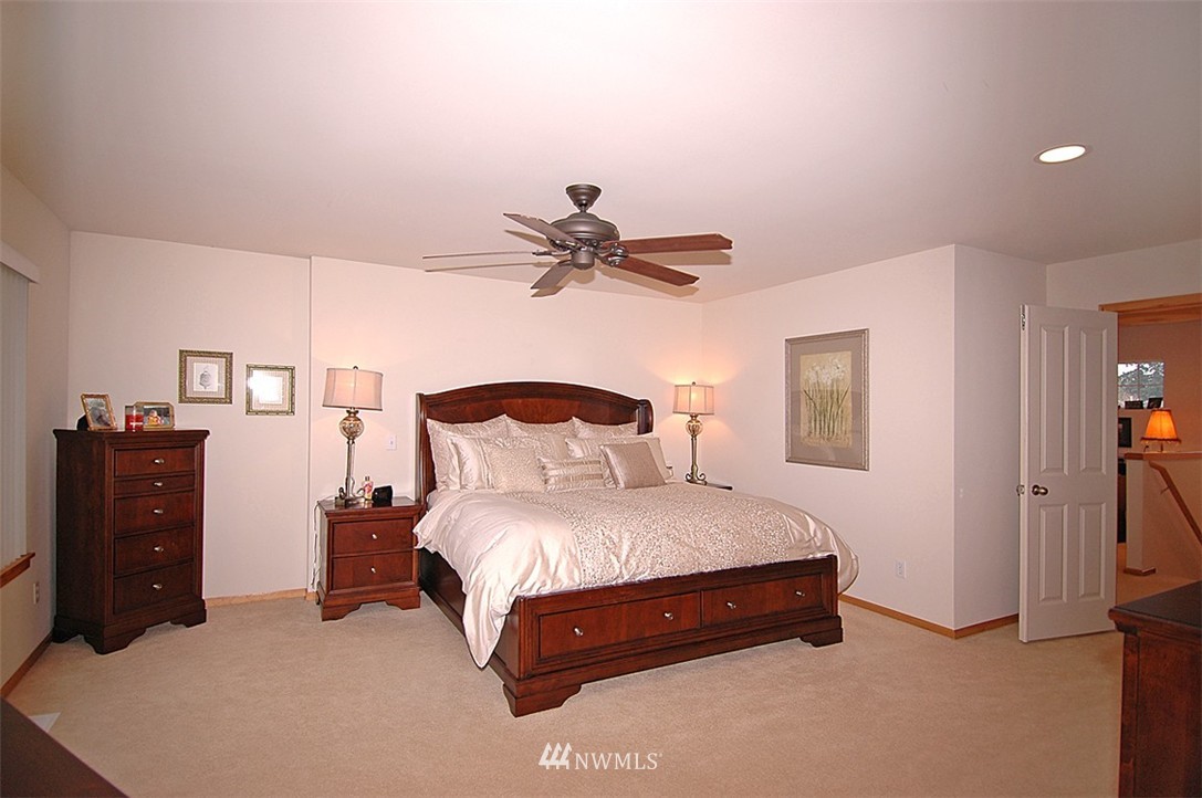 221 Orcas Place Southeast Renton, WA 98059 - Photo 14 of 20 Gallery Image 14