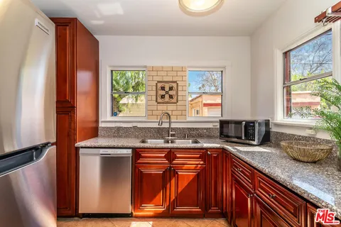 $899,000 | 4118 5th Avenue, Los Angeles, CA 90008