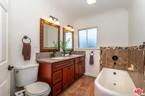 $899,000 | 4118 5th Avenue, Los Angeles, CA 90008