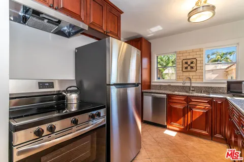 $899,000 | 4118 5th Avenue, Los Angeles, CA 90008