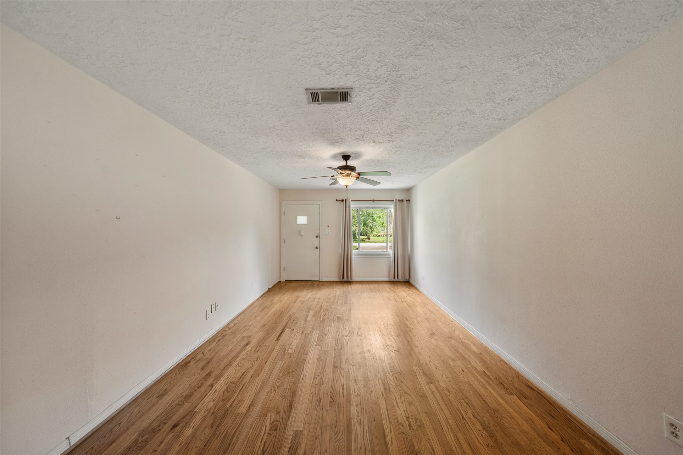 1034 Lamonte Lane Houston, TX 77018 - Photo 6 of 31