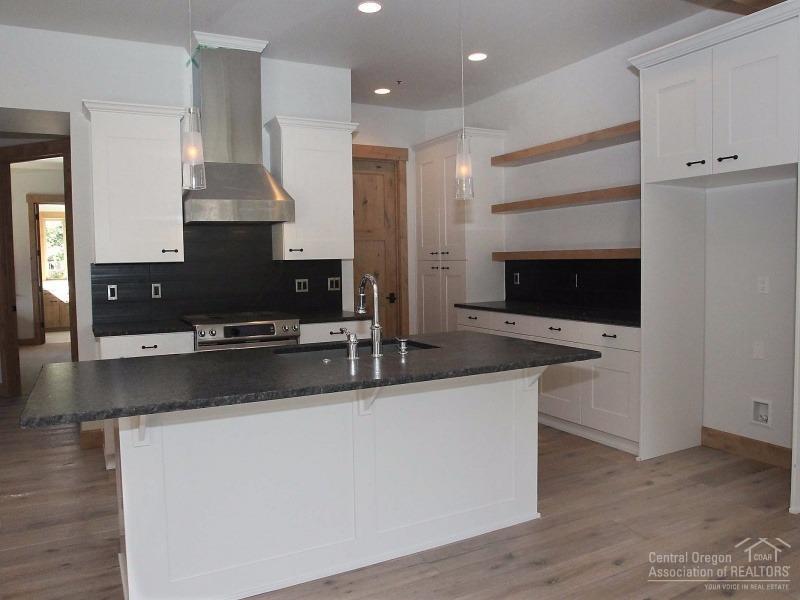 60406 Kangaroo Loop Bend, OR 97702 - Photo 2 of 15 Additional Photo