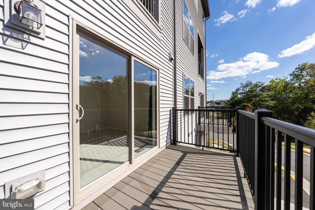 $589,900 | 13504 Innovation Station Loop, Unit 2A, Herndon, VA 20171