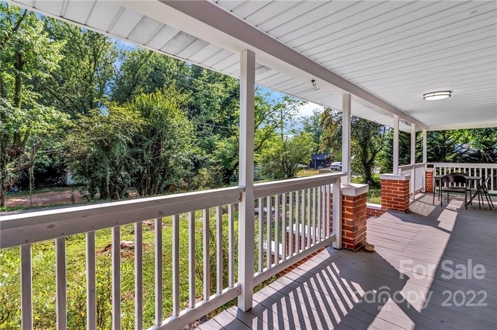 728 Virginia Road Marion, NC 28752 - Photo 6 of 29 Gallery Image 6