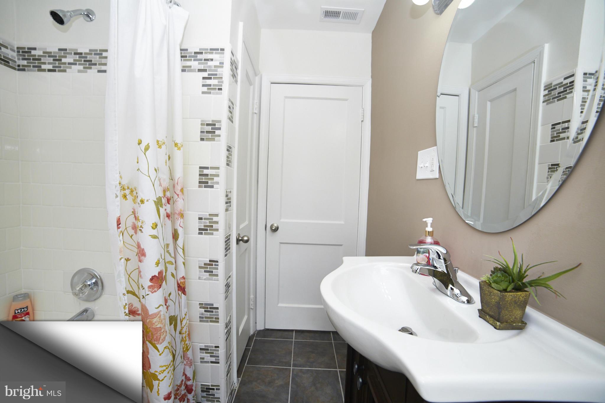 6002 Glennor Road Baltimore, MD 21239 - Photo 21 of 30 Bath