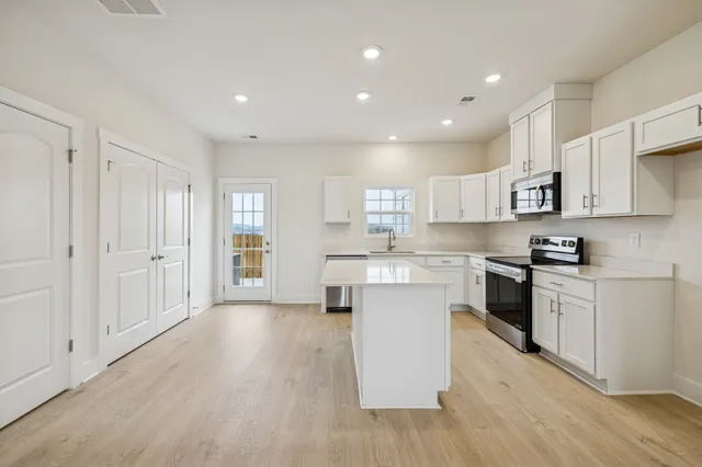 $319,900 | 206 Dry Creek Commons Drive, Goodlettsville, TN 37072