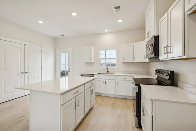 $319,900 | 206 Dry Creek Commons Drive, Goodlettsville, TN 37072