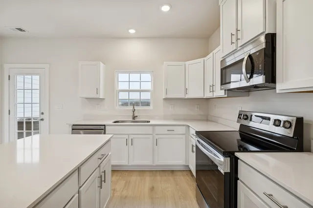 $319,900 | 206 Dry Creek Commons Drive, Goodlettsville, TN 37072