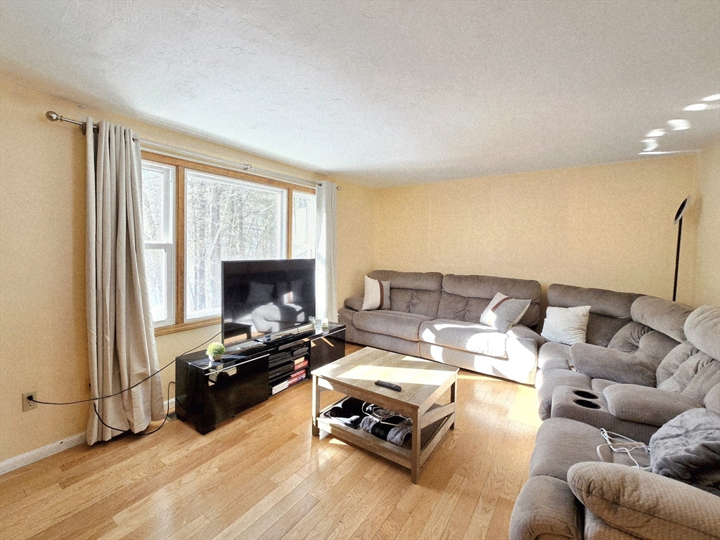 4 Villa Roma Drive, Unit 4 Tewksbury, MA 01876 - Photo 11 of 42