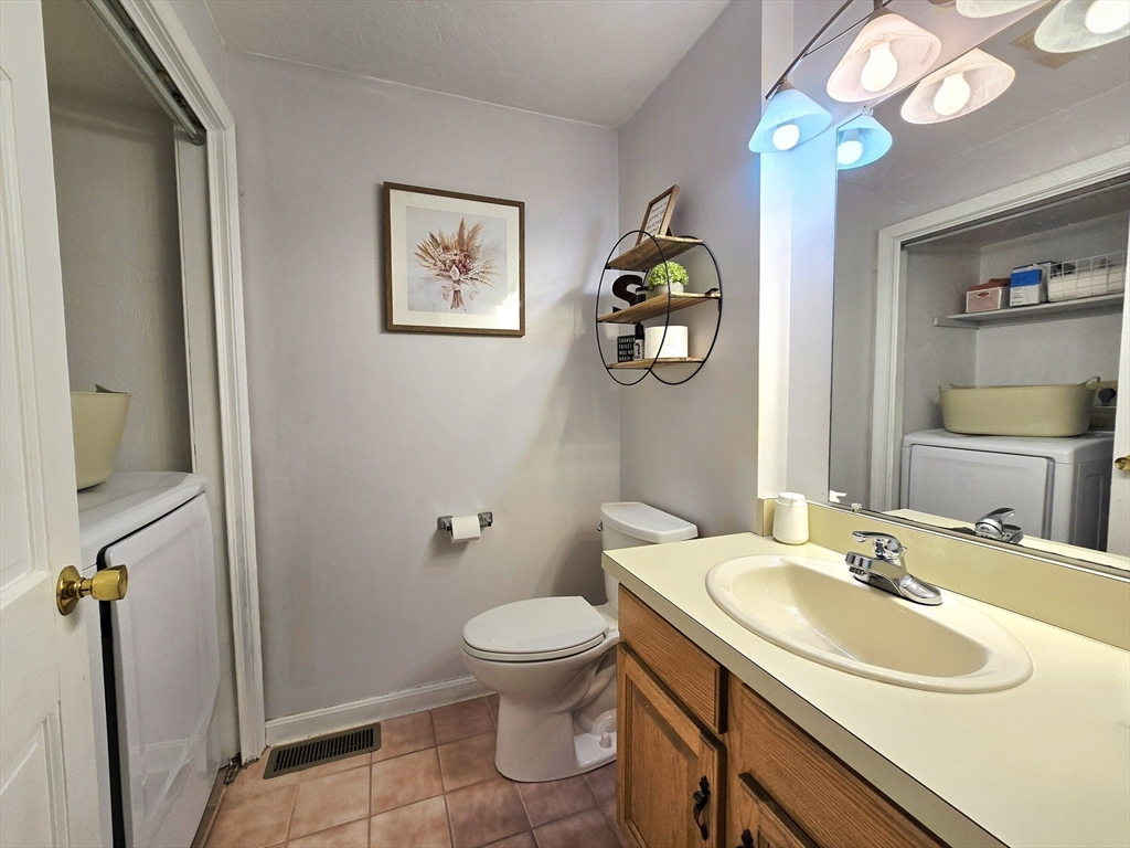 4 Villa Roma Drive, Unit 4 Tewksbury, MA 01876 - Photo 10 of 42