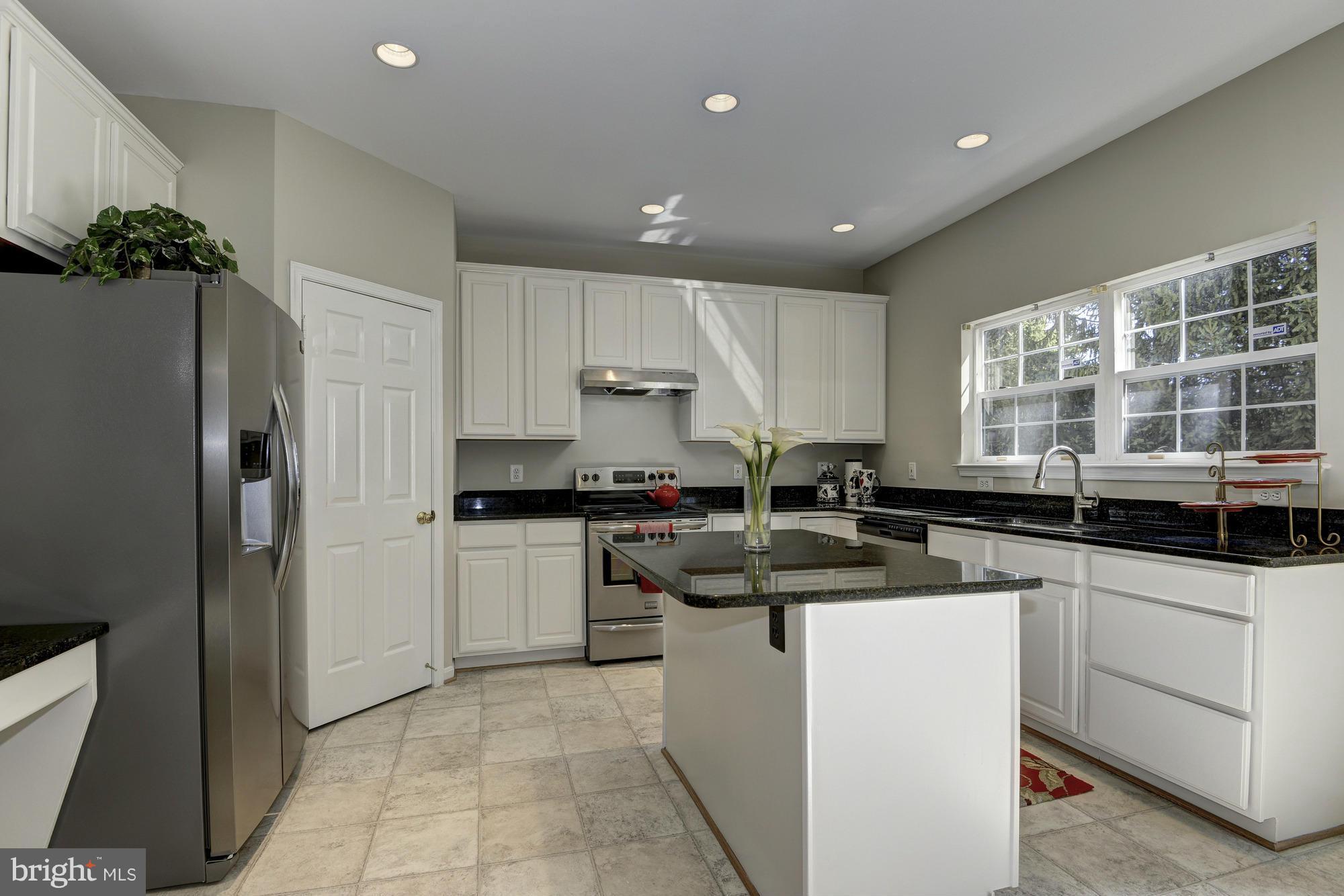 2827 Roesh Way Vienna, VA 22181 - Photo 11 of 30 Kitchen