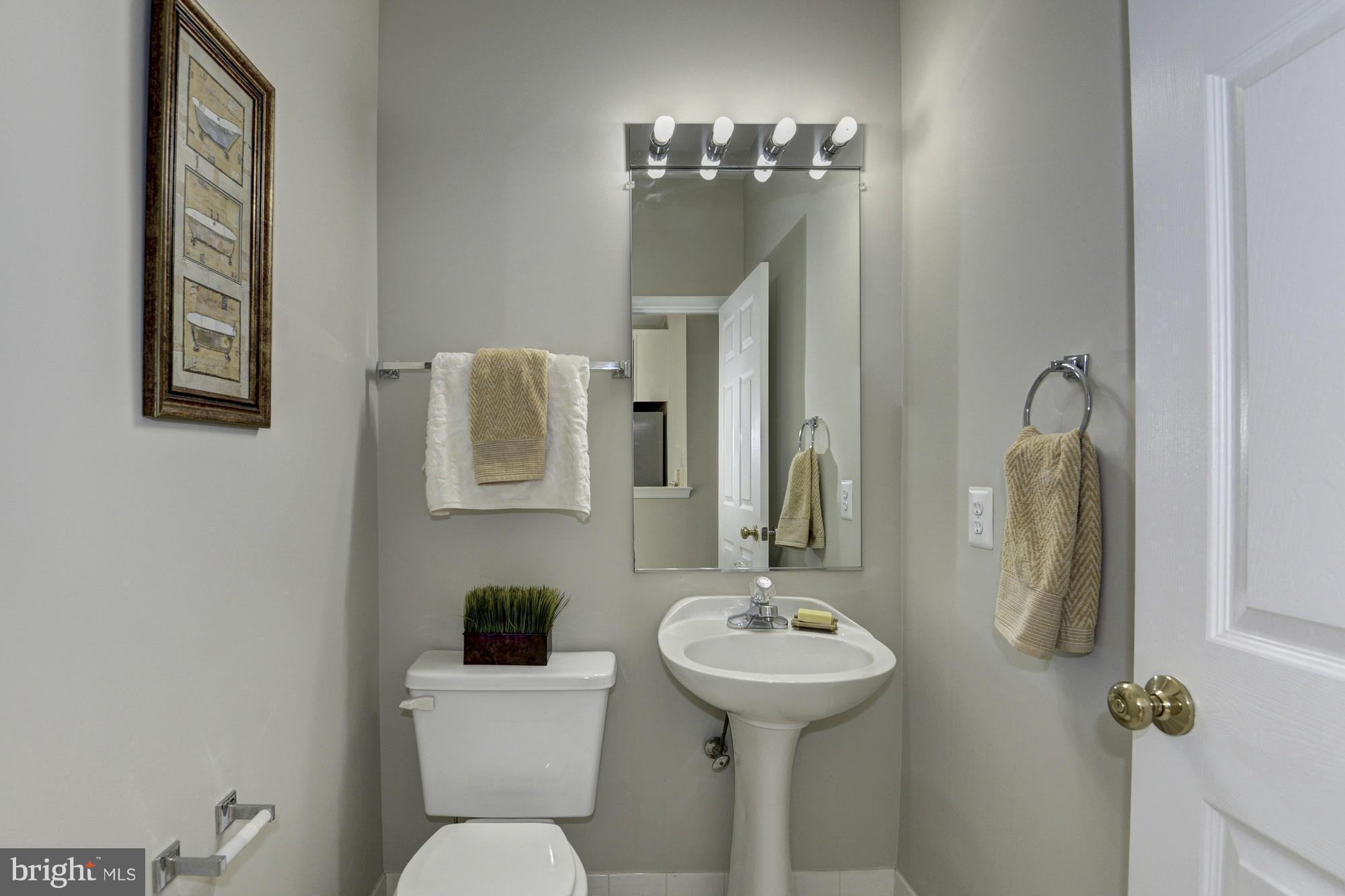 2827 Roesh Way Vienna, VA 22181 - Photo 17 of 30 Bath
