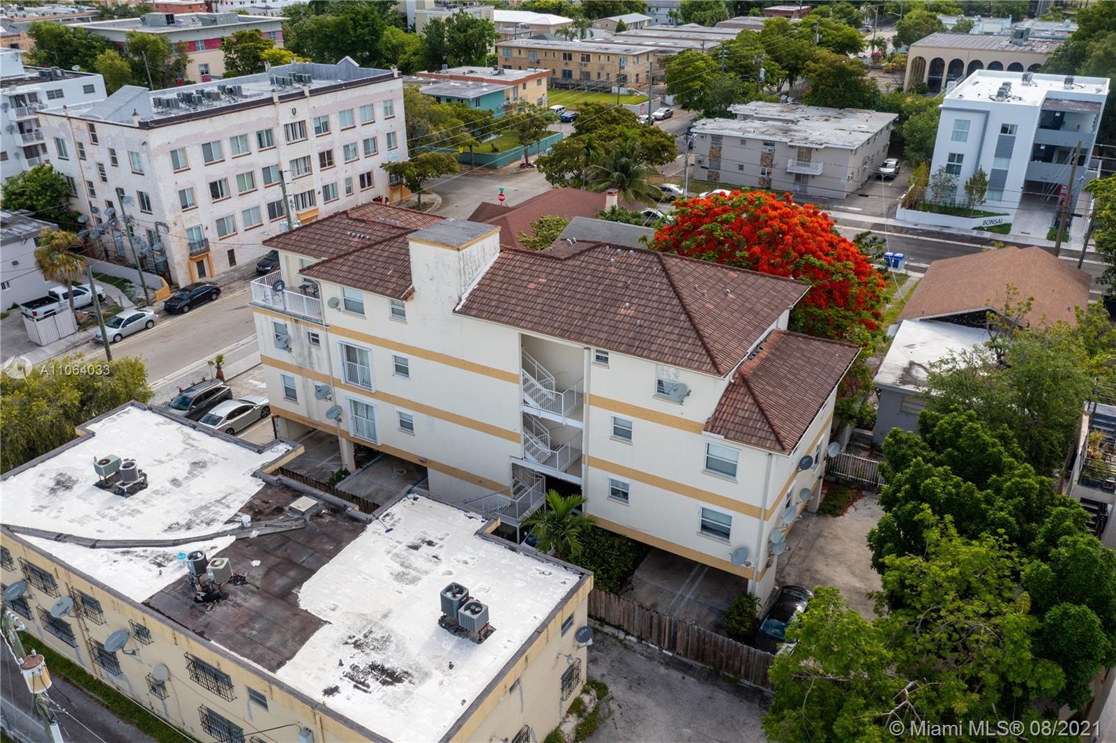 520 Southwest 5th Street, Unit 303 Miami, FL 33130 - Photo 47 of 49 a view of a house with backyard