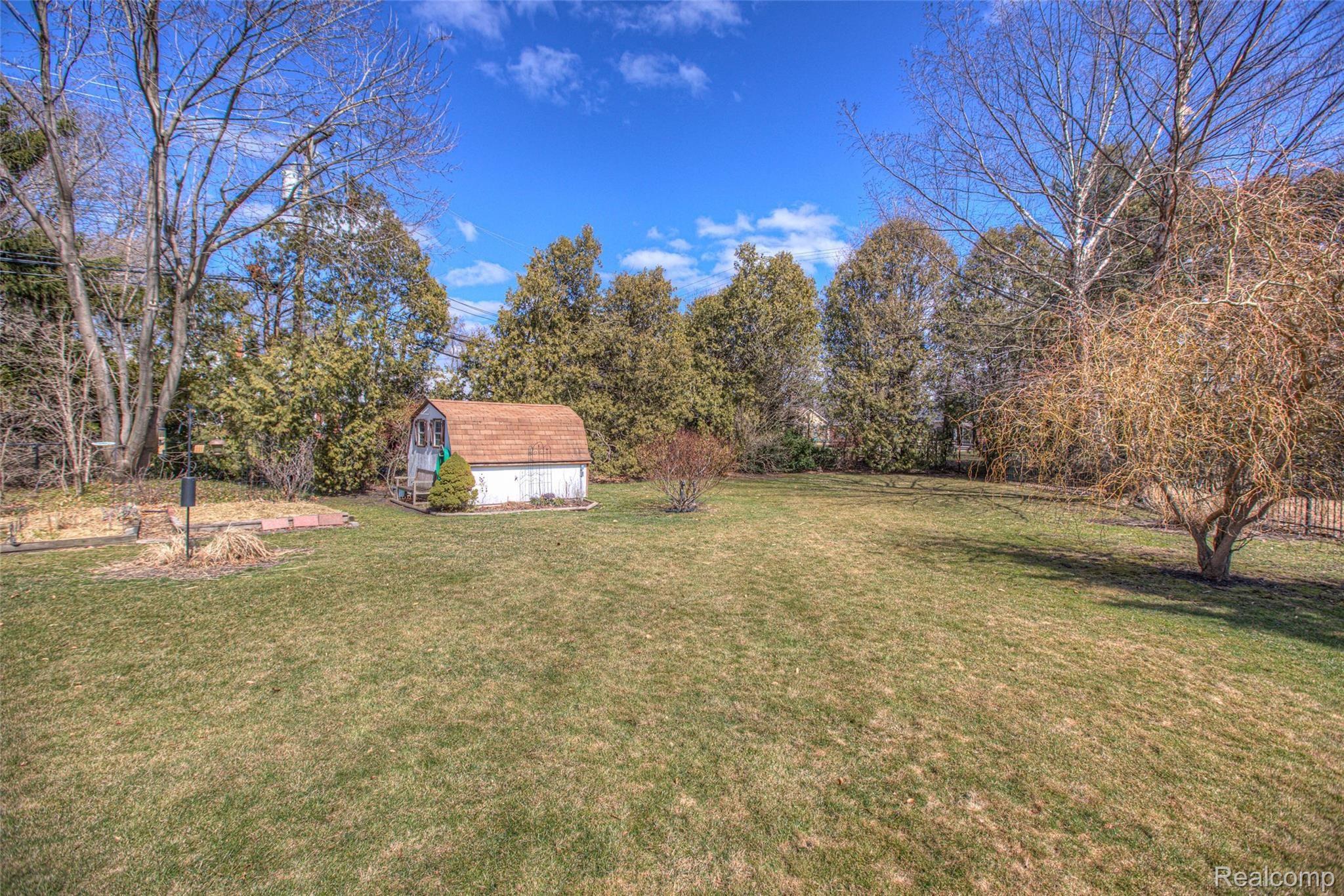 6 Ridgemont Court Dearborn, MI 48124 - Photo 14 of 54 -3.jpg