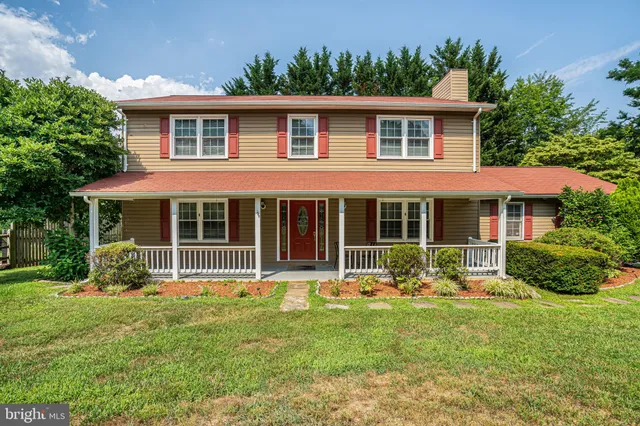 $849,900 | 4978 Dequincey Drive, Fairfax, VA 22032