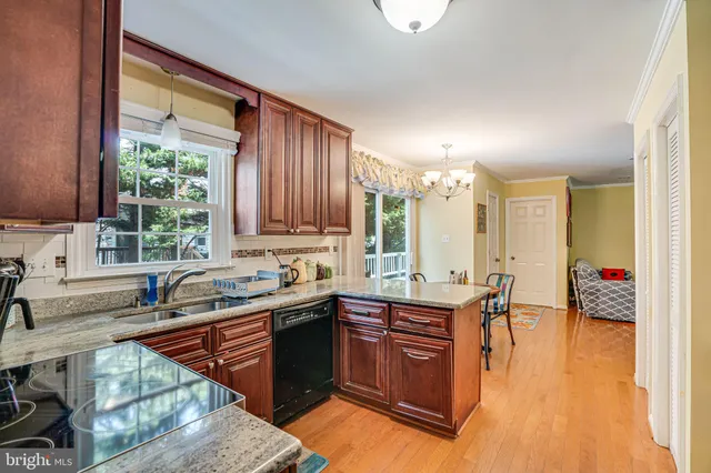 $849,900 | 4978 Dequincey Drive, Fairfax, VA 22032