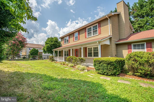 $849,900 | 4978 Dequincey Drive, Fairfax, VA 22032