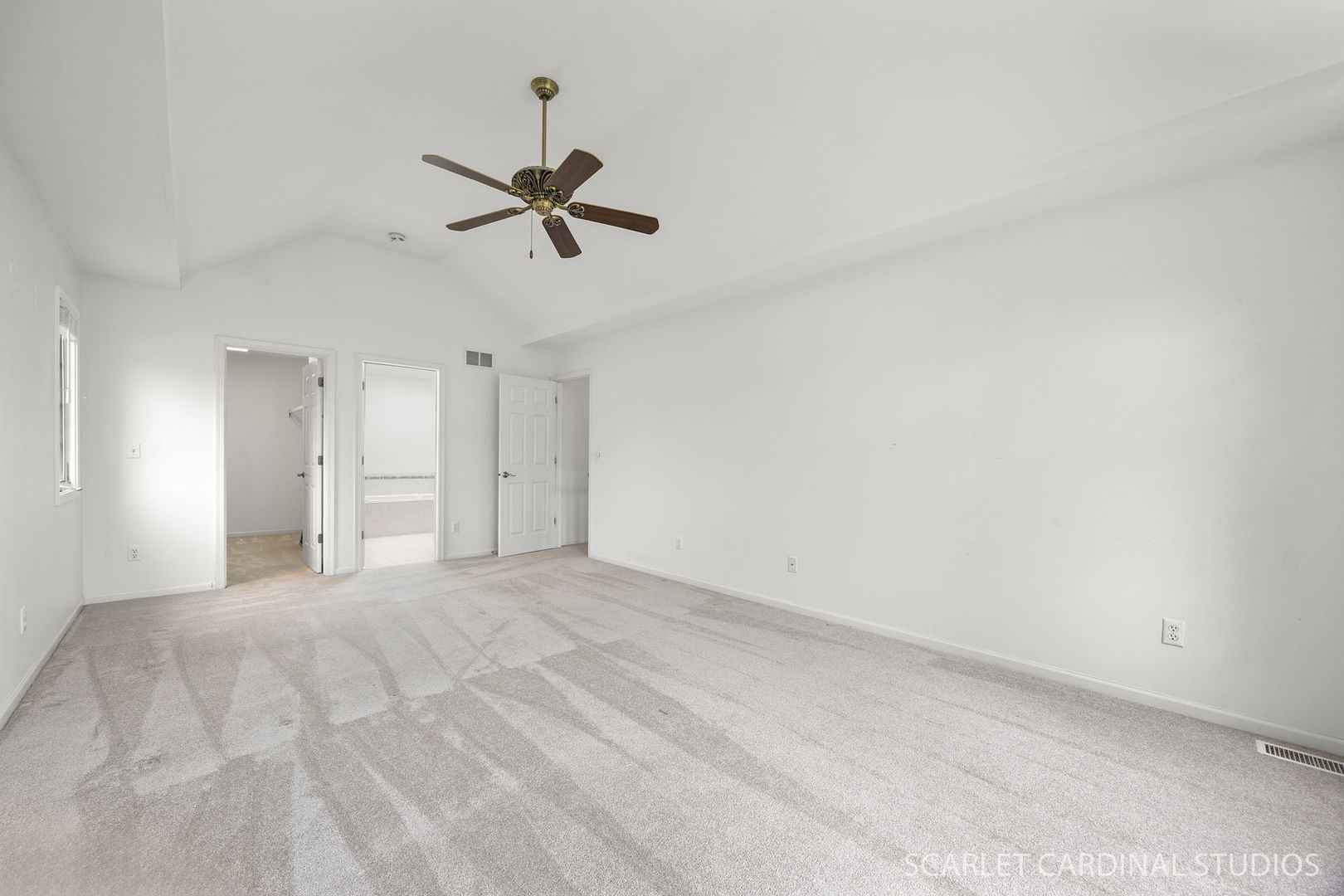 877 Elm Street Sugar Grove, IL 60554 - Photo 18 of 38 a view of empty room with ceiling fan
