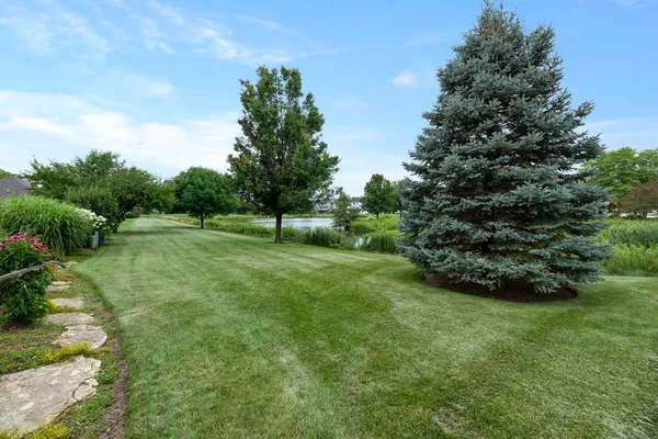 $532,000 | 877 Elm Street, Sugar Grove, IL 60554