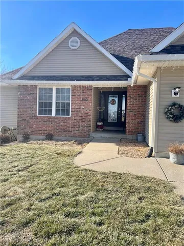 $425,000 | 810 Arrowhead Circle, Maryville, MO 64468